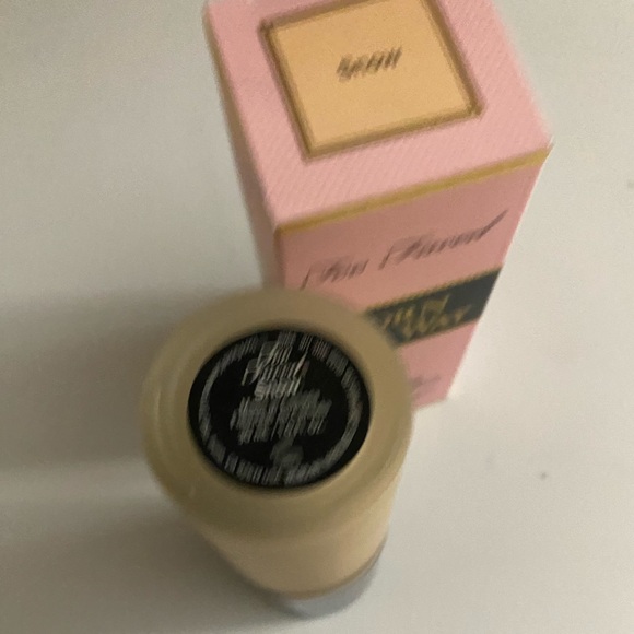 Too Faced - Born This Way - Natural Finish Longwear Liquid Foundation (SNOW) - Picture 14 of 16